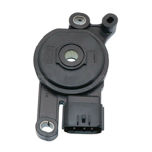 Interruptor Combinado Hyundai 42700-3B100 para Reparación de la Transmisión y Cambio de Marchas, Pieza de Repuesto - Product Image 1