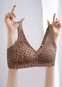 Sujetador sin costuras con estampado de leopardo para mujer HY, sujetador minimizador sin aros para figuras grandes con tirantes anchos elásticos - Product Image 4