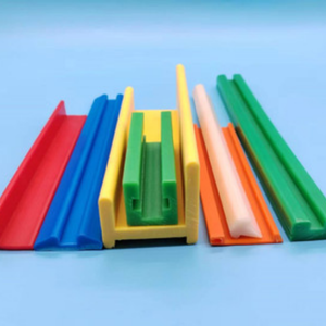 फैक्टरी कस्टम प्लास्टिक नायलॉन पा गाइड स्ट्रिप्स पट्टी कन्वेयर बेल्ट मशीनरी - Product Image 4