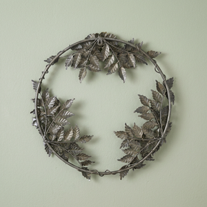 Corona Decorativa Redonda de Metal Rústico Hecha a Mano, Coronas de Flores sin Iluminación, Paquete Individual, Artesanía de Alta Calidad - Product Image 3
