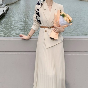 Blazer de Mujer para Otoño/Invierno, Nuevo Modelo con Panel Definidor de Cintura y Falda Plisada, Vestidos Sehe Fashion - Product Image 2