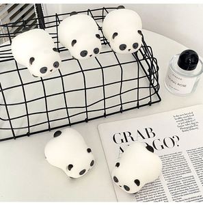 ของเล่นบีบแพนด้าสุดสร้างสรรค์สำหรับทุกเพศทุกวัย ของเล่นบีบแก้เครียดลายการ์ตูนยอดนิยม บรรเทาความเครียด คลายผมพันกัน ของขวัญสำหรับผู้ใหญ่ บรรจุในกล่อง - Product Image 3