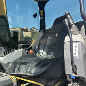 Excavadora de cadenas Caterpillar 307.5 usada de 7.5 toneladas, año 2021, con motor, caja de cambios, bomba, cojinete y PLC en venta - Product Image 3