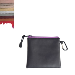 Étui à fermeture éclair en cuir PU souple noir avec logo personnalisé pour l'emballage des écouteurs - Product Image 1