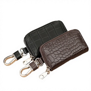 เคสกุญแจรถแฟชั่นสำหรับผู้ชาย น้ำหนักเบา พกพาสะดวก ลายจระเข้สไตล์ยุโรปอเมริกัน วัสดุ PU - Product Image 3