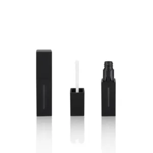 Nova Chegada Long Lasting Liquid Batom Embalagem Custom Logo Design Quadrado Lip Gloss Tubes Matte Black com Janela na Frente
