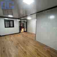 Maison en conteneur extensible 20 pieds Conteneur pliant Maison en conteneur extensible préfabriquée avec 2 chambres à coucher