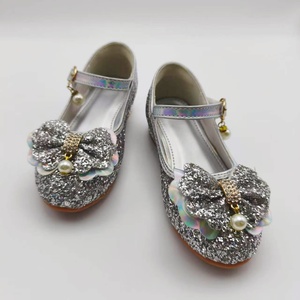 Chaussures <span class=keywords><strong>de</strong></span> <span class=keywords><strong>princesse</strong></span> scintillantes et douces pour tout-petits, antidérapantes, respirantes, confortables, à fermeture auto-agrippante, style formel - Product Image 2