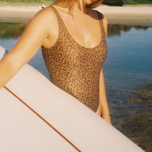 ชุดว่ายน้ำวันพีซลายเสือดาวชายหาด ดีไซน์จากโรงงาน ผลิตจากไนลอนคุณภาพสูง - Product Image 5