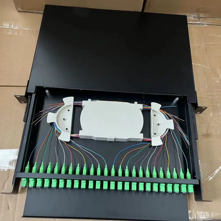 FTTH 19 inç 12 port SC LC fiber optik dağıtım çerçevesi terminal kutusu sabit raf montaj 12 çekirdekli Fiber yama paneli