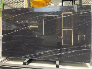 แผ่นหินควอตซ์สีดำบราซิเลีย Goldtop Stone หนา 18 มม. ผิวขัดเงา สำหรับงานบันไดหมุนหรูหราและโครงการปูพื้นผนัง - Product Image 1