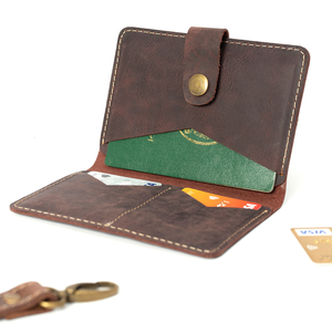 Cartera de Pasaporte de Cuero Vintage con Cierre de Botón, Color Marrón, Porta Tarjetas, Diseño Unisex - Product Image 4