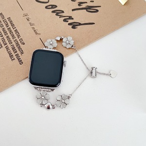 Bracelet de montre Bo Lling Charm pour Apple Watch S9, chaîne en alliage, design fleur cœur, couleurs or, argent, or rose - Product Image 5