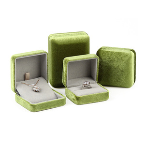 portable green jewelry box packaging organizer velvet jewelry boxes For ring necklace