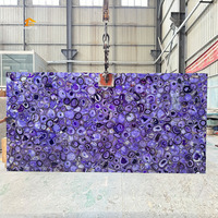 Comptoir de cuisine et crédence en pierre d'onyx agate violette naturelle sur mesure pour maison et villa