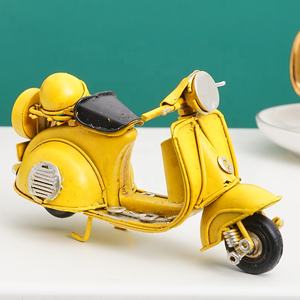 Modellino di Moto in Metallo Vintage Decorazione per la Casa <span class=keywords><strong>Arte</strong></span> <span class=keywords><strong>e</strong></span> Artigianato per Caffetteria Compleanno Scooter - Product Image 5