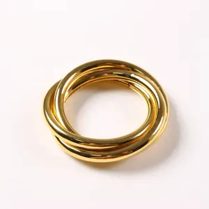 简单的铁银圆形餐巾戒指