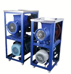 Tritacarne Elettrico Commerciale in Acciaio Inox <span class=keywords><strong>per</strong></span> Uso Agricolo con Capacità di 160kg/h Trifase 110-240V - Product Image 2