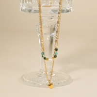 Colliers pour femmes CLIORO en acier inoxydable, style bohème plage, double couche, avec pierre naturelle verte, perles et chaîne trombone, pendentif cœur