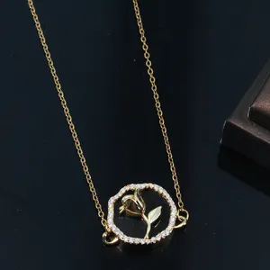 Kalung liontin berlapis emas hitam mawar spesimen harian wanita Aksesori perhiasan modis kalung