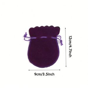 Sac cadeau festif en forme de gourde en velours doux 9x12cm, pochette à cordon pour Noël, mariage, fêtes et cadeaux invités - Product Image 2