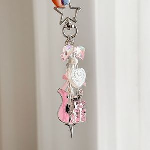 Pendentif de sac en forme de <span class=keywords><strong>violon</strong></span> rose fait main avec perles, accessoire simple et mignon, pendentif de sac en forme d'ours rose, porte-clés - Product Image 4