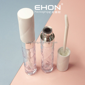 Cute 7.8ml <b>Plastic</b> Lipgloss Tube with Hot Stamped Water Ripple and Diamond Lines Surface Screw <b>Cap</b> Liquid Lip Glaze Container - Product Image 6
