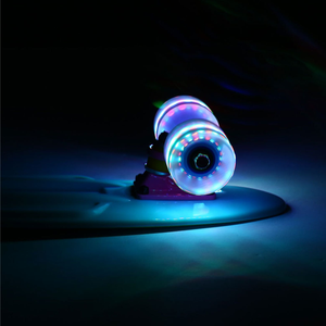 Skateboard Blue Tooth personnalisé Cruiser adulte avec roues lumineuses LED - Product Image 2