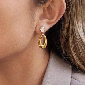 Boucles d'oreilles tendance pour femmes, personnalisées, imperméables, en acier inoxydable, géométriques, en forme de larme, avec zircon - Product Image 2