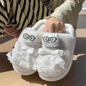 Produits phares : Pantoufles pour femmes de haute qualité avec semelle en EVA, doublure en fausse fourrure et nœud en dentelle, vente en gros de qualité - Product Image 1