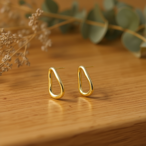 Orecchini a perno geometrici placcati oro K Light per donna, minimalisti, da indossare tutti i giorni - Product Image 2