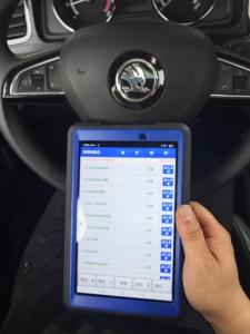 Volkswagen <span class=keywords><strong>Skoda</strong></span> <span class=keywords><strong>Kamiq</strong></span> <span class=keywords><strong>1.5</strong></span> DCT 2022 Edición Comfort SUV, Auto Usado, Volante a la Izquierda, Asientos de Cuero, Cámara Trasera, Exportador de Autos Chino - Product Image 6