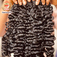 Extensions de cheveux humains vierges non traités, bouclés, alignés sur les cuticules, provenant de fournisseurs indiens, vietnamiens et birmans
