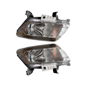 ไฟหน้าฮาโลเจน Navara NP300 D40 D4S 55W 6000Lm แบบเสียบใช้งานได้ทันที สำหรับ Nissan Navara ปี 2015-2020 - Product Image 1