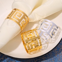 Anneaux de serviette en métal et accessoires les plus vendus du fabricant Ornement de table de mariage d'hôtel créatif pour la décoration de table