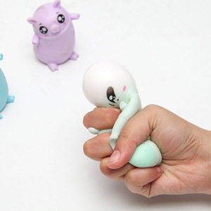 Nouveauté Jouet de décompression en forme de cochon à presser en TPR à rebond lent, boule anti-stress amusante - Product Image 3