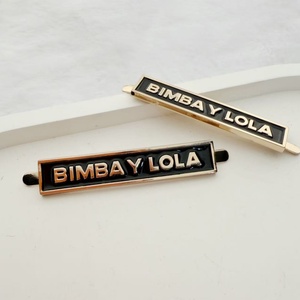 Étiquettes métalliques de haute qualité pour sacs à main et vêtements, logos de créateurs élégants - Product Image 4