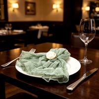 Serviette en tissu réutilisable en seersucker vert sauge pour la décoration de table de dîner, mariages, baby showers, fêtes et utilisation en avion