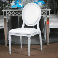 Chaise Louis à dossier rond blanc LUS-C006-Résine empilable pour sièges de restaurant durables