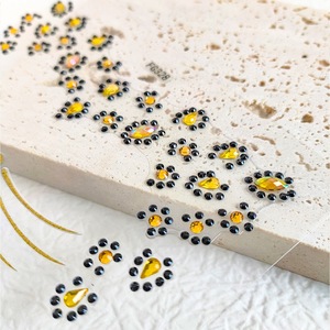 Autocollants <span class=keywords><strong>3D</strong></span> Brillants en Cristal pour le Visage, Maquillage des Yeux et Art Corporel pour Carnaval et Mascarade - Product Image 3