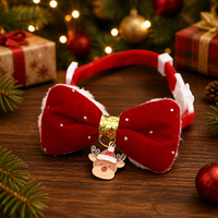 Collier de Noël pour animaux de compagnie avec nœud papillon en velours rouge, réglable, pour chat et chien, avec breloques Père Noël, renne, pingouin, cadeau de vacances à dégagement rapide