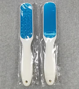 <span class=keywords><strong>Lima</strong></span> <span class=keywords><strong>per</strong></span> <span class=keywords><strong>Talloni</strong></span> Riutilizzabile a Doppia Faccia con Manico in Acciaio Inox e Plastica <span class=keywords><strong>per</strong></span> Rimozione di Pelle Dura e Calli - Product Image 5