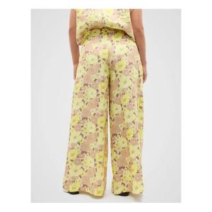 Pantalon décontracté en tissu doux pour femme, conçu pour une coupe décontractée et un confort respirant pendant les heures de travail et les loisirs - Product Image 6