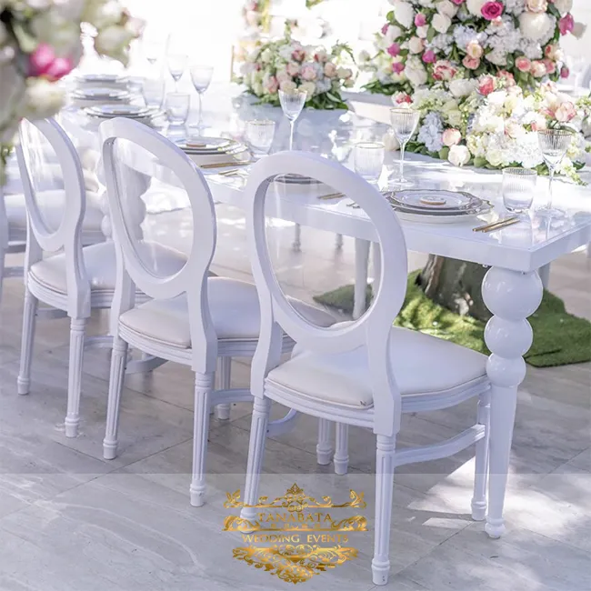 Chaise transparente en acrylique à dos roi en plastique blanc Louis xv pour événement mariage
