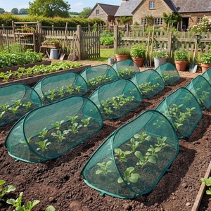 Ensemble de protection pliable et portable pour plantes, 7 pièces : 1 filet de protection + 6 piquets de fixation au sol pour la prévention des oiseaux et des insectes dans le jardin - Product Image 1