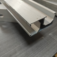 Support de montage solaire, système de fixation pour toit en tôle, rail de montage, support de fixation 	 Panneaux solaires