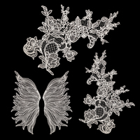 Fil de soie de poisson broderie dentelle pièce de fleur symétrique blanc clair belles ailes de fleurs pour accessoires de dentelle de vêtement floral