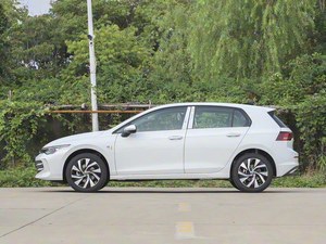 VW <span class=keywords><strong>Golf</strong></span> 300TSI <span class=keywords><strong>R</strong></span>-<span class=keywords><strong>Line</strong></span> Modèle 2025 Nouvelle berline essence automatique conduite à gauche Sièges en cuir foncé <span class=keywords><strong>Toit</strong></span> <span class=keywords><strong>ouvrant</strong></span> - Product Image 3