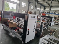 Machine plieuse-colleuse automatique à grande vitesse pour boîtes en carton, pour le pliage et le collage de carton ondulé de petite et grande taille