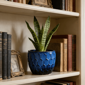 Pot de fleurs en céramique gaufrée émaillée bleu roi dégradé style vintage américain, texture nid d'abeille, écologique et durable pour la maison - Product Image 3